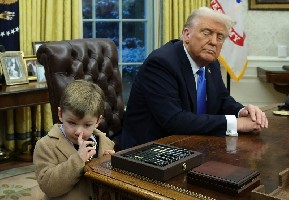 ˹12ŮX AE A-XIIǵСһλͼΪ2025211յð׹Բΰ칫ңվԱʱڱǿ